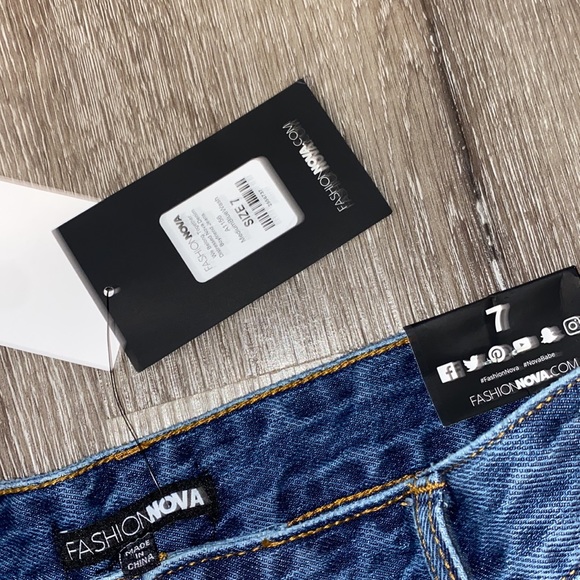 Fashion Nova Jeans - Picture 3 of 5